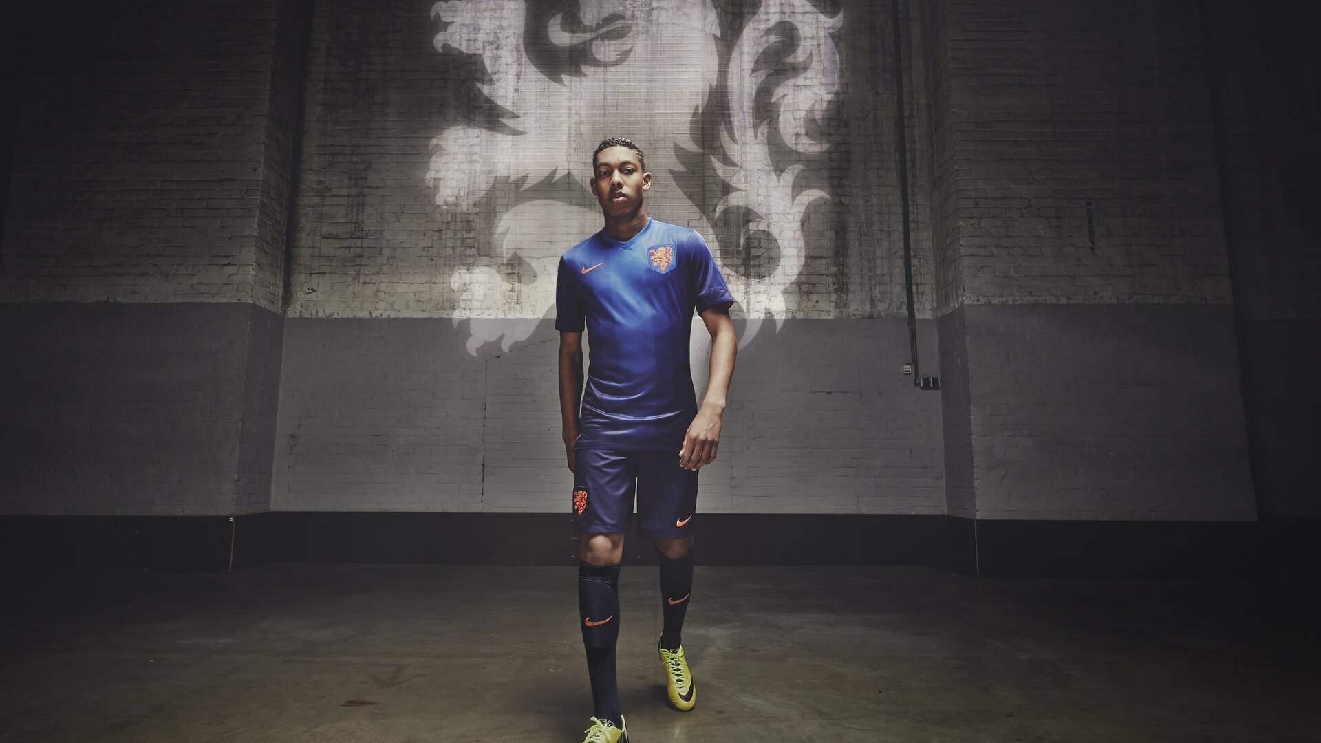 精彩比赛吸引大批观众关注,赛事声势浩大,比赛精彩上演