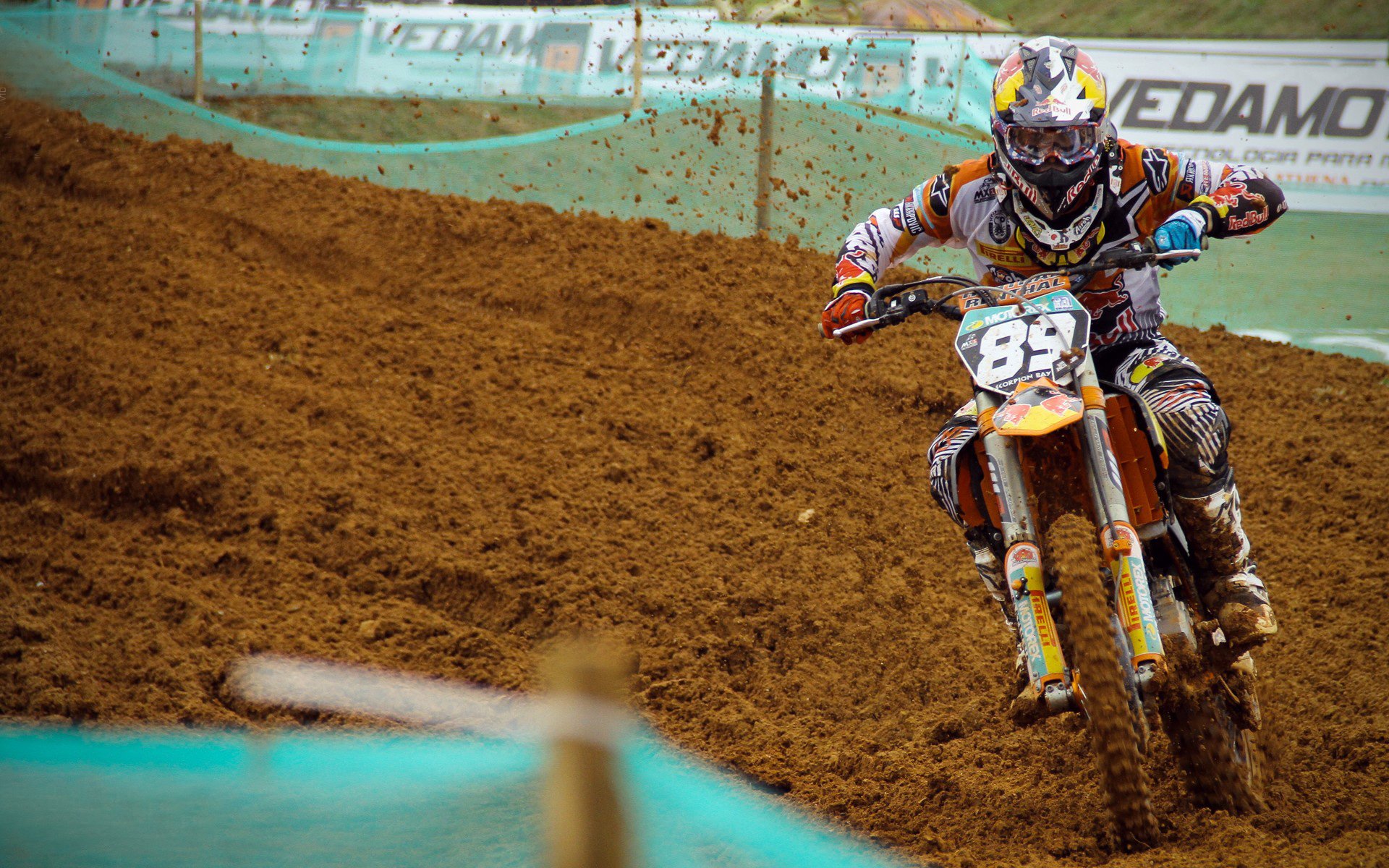 九游体育入口-德甲：奥格斯堡1-2败给科隆，攻防转换频繁，奥格斯堡对阵科隆